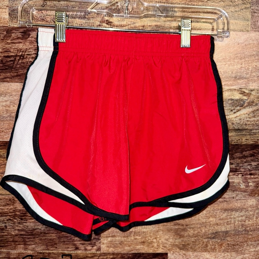 Nike, Red Athletic Shorts, Size M
#0303